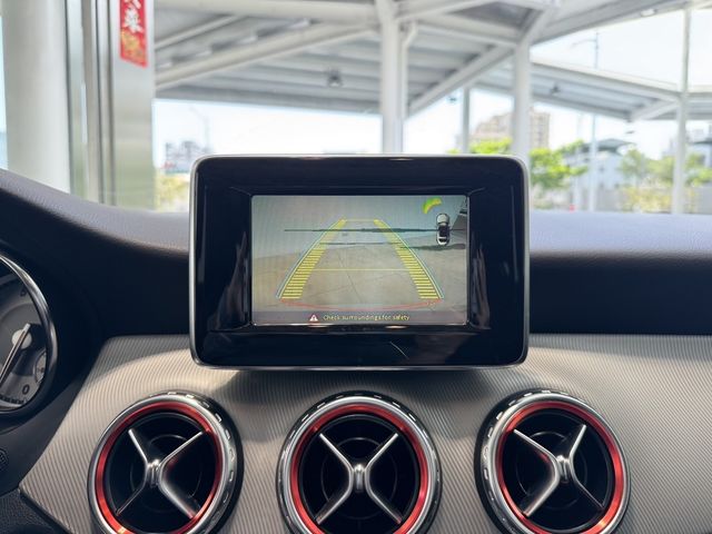 M-BENZ賓士 GLA200  第13張相片