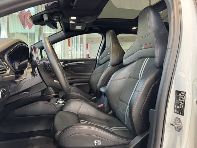 FORD福特 FOCUS ST WAGON  第9張相片