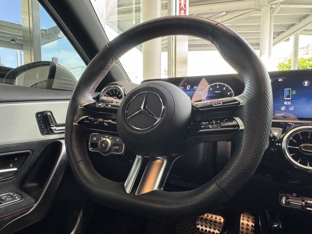 M-BENZ賓士 A180  第4張相片