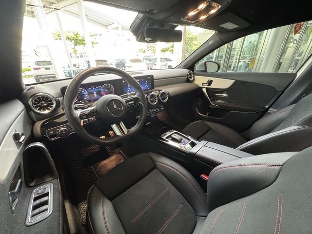 M-BENZ賓士 A180  第6張相片