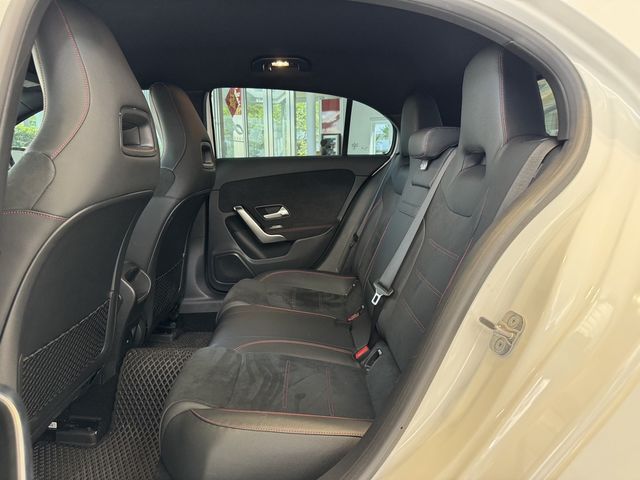 M-BENZ賓士 A180  第7張相片