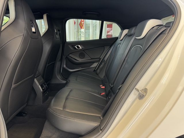 BMW寶馬 118I  第7張相片