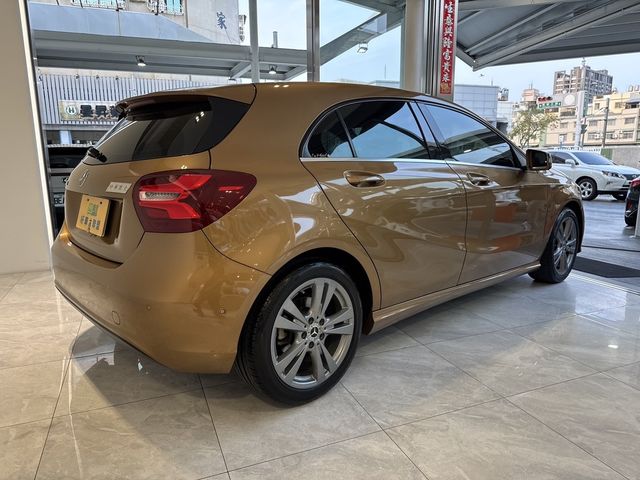 M-BENZ賓士 A180  第2張相片