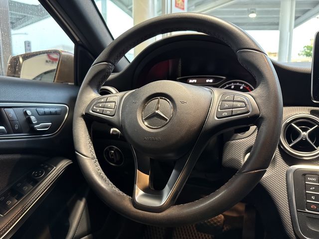 M-BENZ賓士 A180  第4張相片