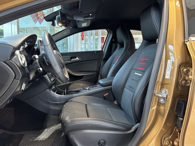 M-BENZ賓士 A180  第8張相片
