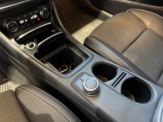 M-BENZ賓士 A180  第10張相片