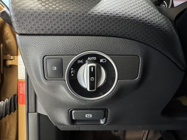 M-BENZ賓士 A180  第16張相片