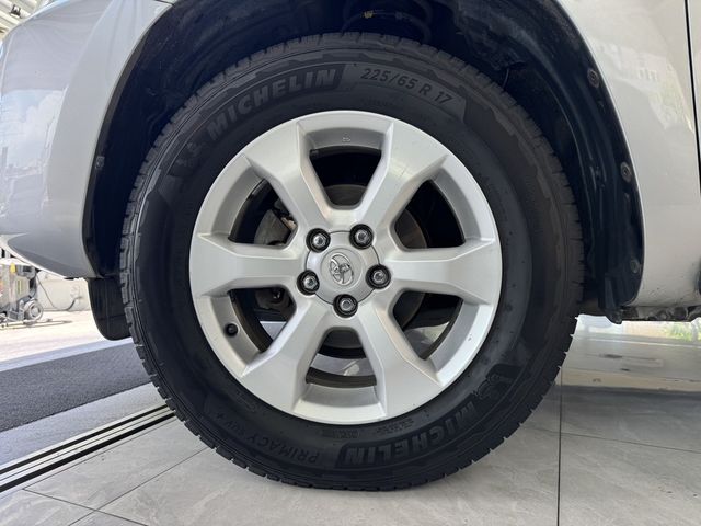 TOYOTA豐田 RAV4  第3張相片