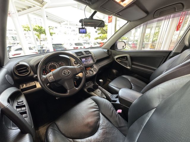 TOYOTA豐田 RAV4  第6張相片