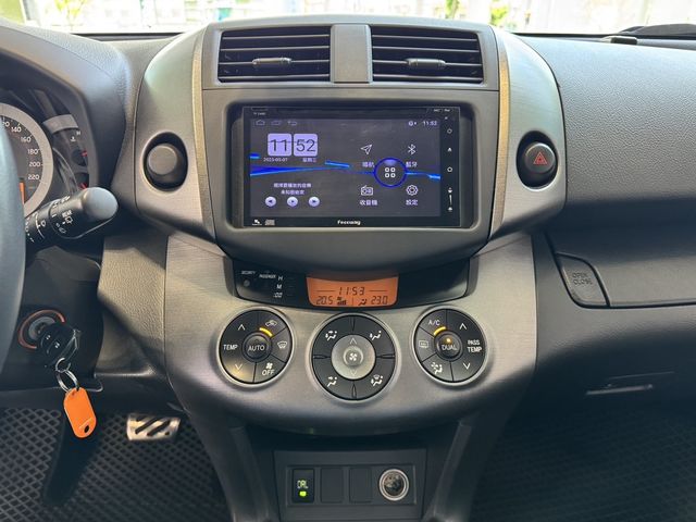 TOYOTA豐田 RAV4  第9張相片