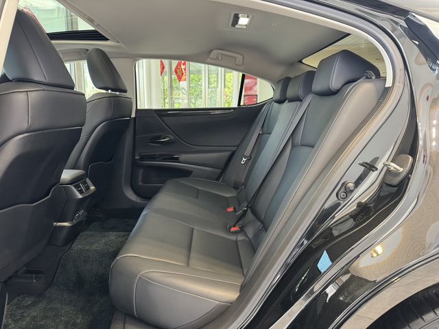 LEXUS凌志 ES200  第8張相片