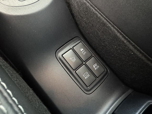 TOYOTA豐田 PRIUS C  第12張相片