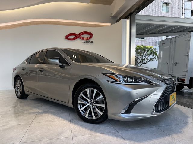 LEXUS凌志 ES300H  第1張相片