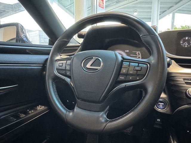LEXUS凌志 ES300H  第4張相片
