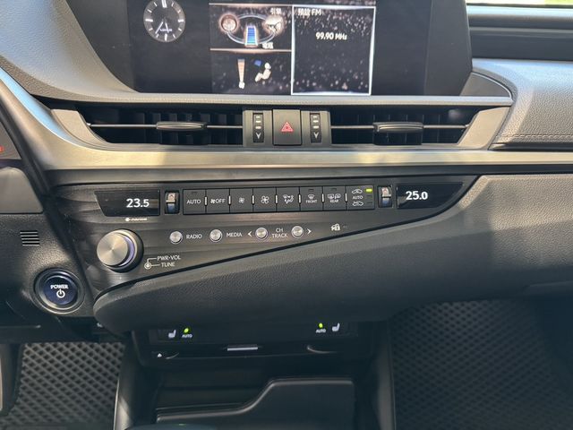 LEXUS凌志 ES300H  第11張相片