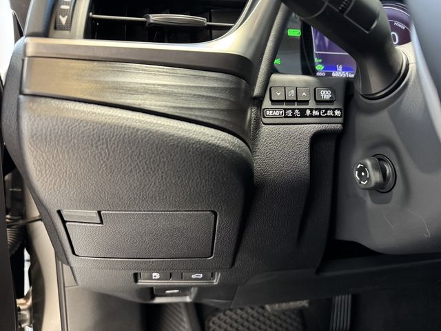 LEXUS凌志 ES300H  第13張相片