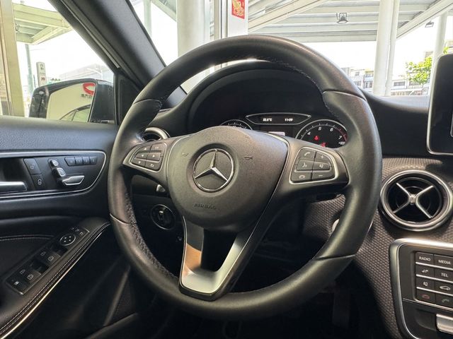 M-BENZ賓士 A180  第5張相片