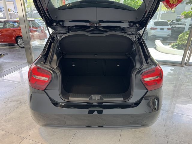 M-BENZ賓士 A180  第18張相片
