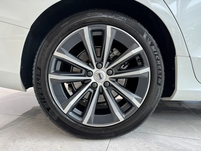 VOLVO富豪 V60  第3張相片