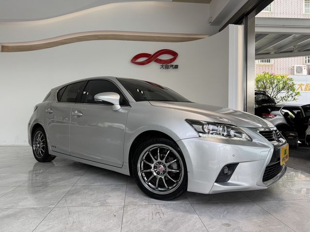 LEXUS凌志 CT200H  第1張相片