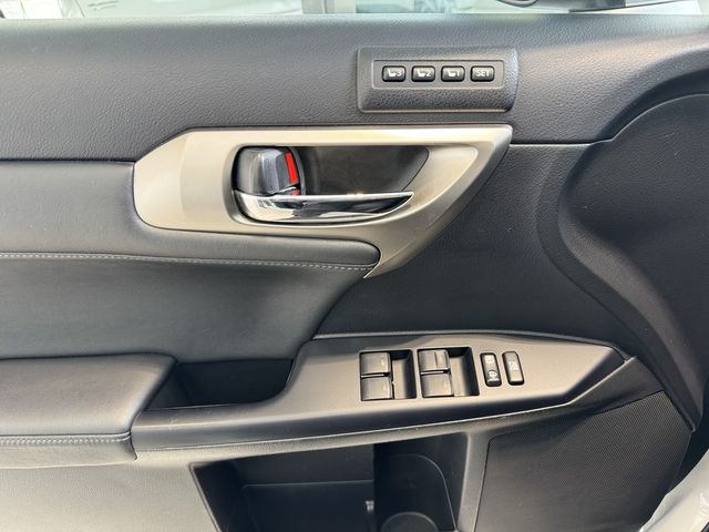 LEXUS凌志 CT200H  第16張相片