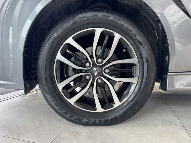MITSUBISHI三菱 GRAND LANCER  第3張相片