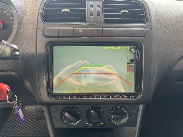 VOLKSWAGEN福斯 POLO  第13張相片