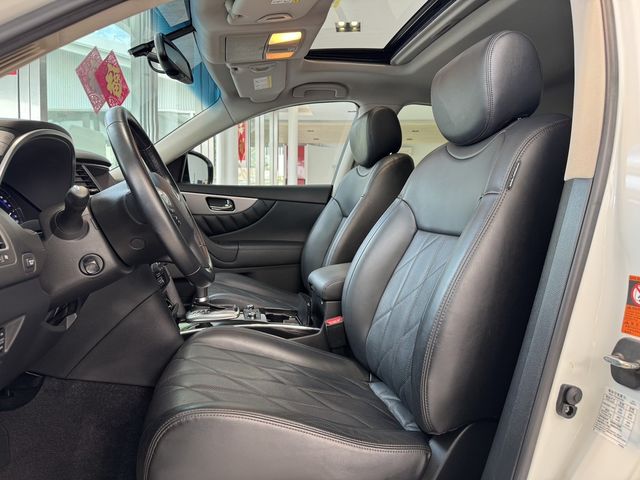 INFINITI無限 QX70  第9張相片