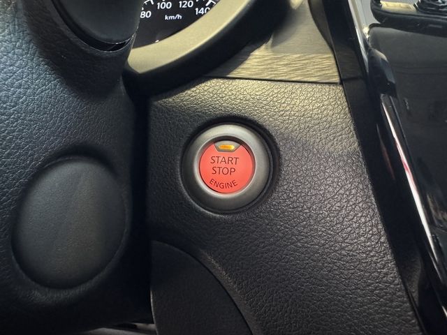 NISSAN日產 TIIDA  第3張相片