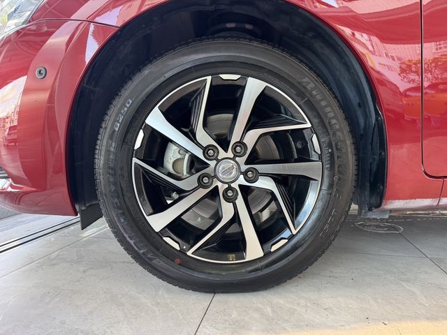 NISSAN日產 TIIDA  第4張相片