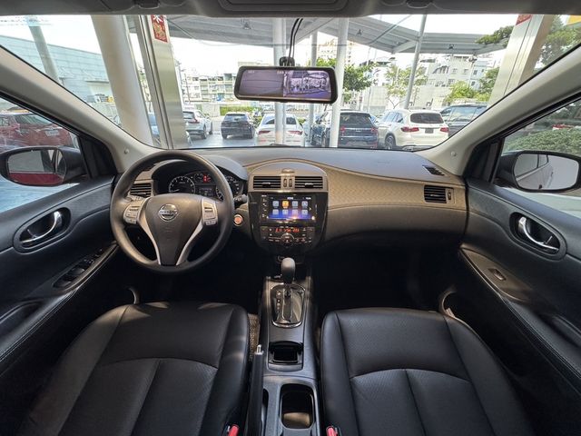 NISSAN日產 TIIDA  第7張相片