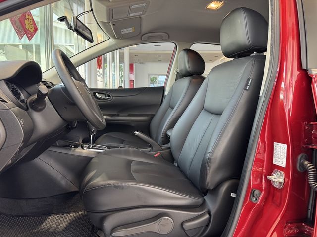 NISSAN日產 TIIDA  第10張相片
