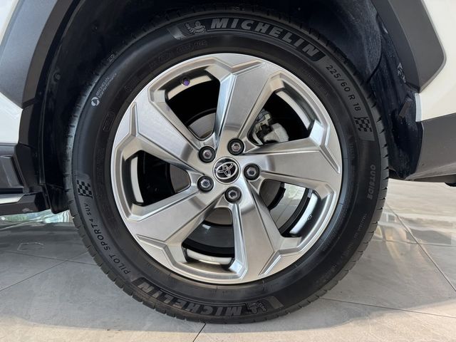 TOYOTA豐田 RAV4  第3張相片