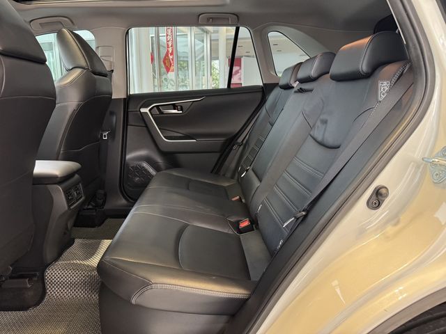 TOYOTA豐田 RAV4  第4張相片