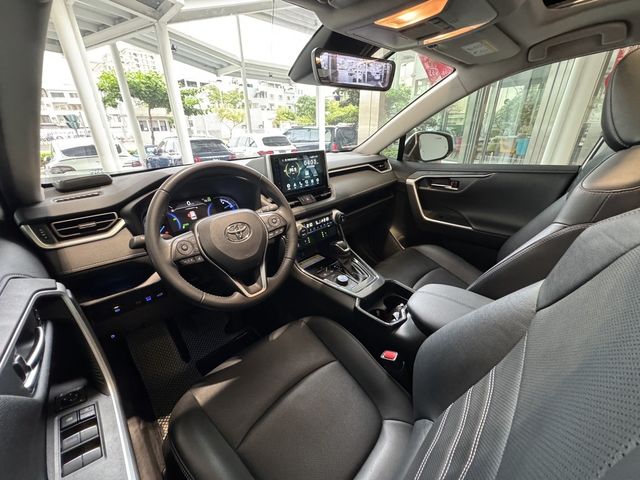 TOYOTA豐田 RAV4  第7張相片