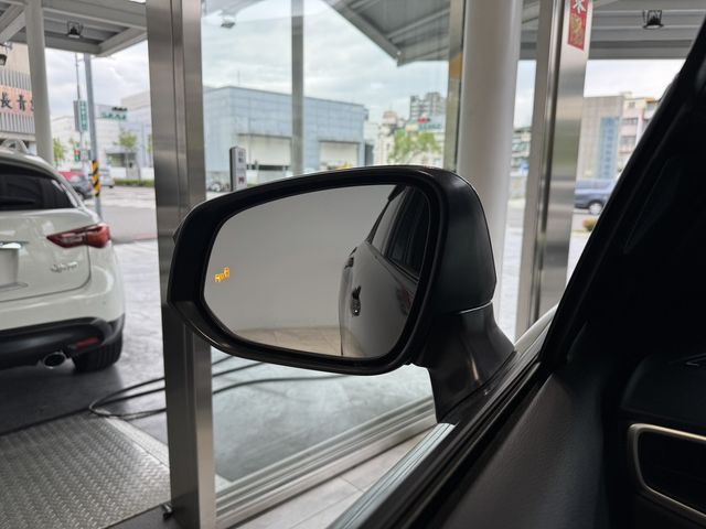TOYOTA豐田 COROLLA CROSS HYBRID  第15張相片