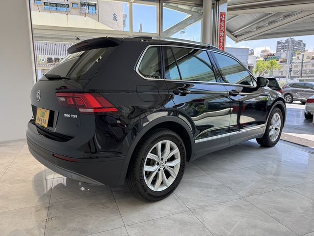 VOLKSWAGEN福斯 TIGUAN  第2張相片