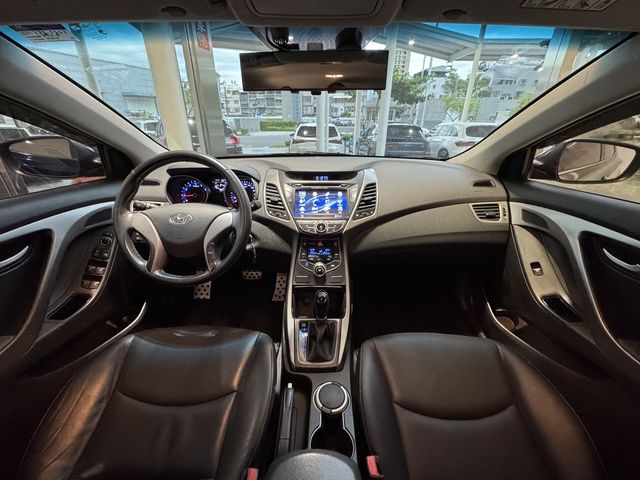 HYUNDAI現代 ELANTRA  第5張相片