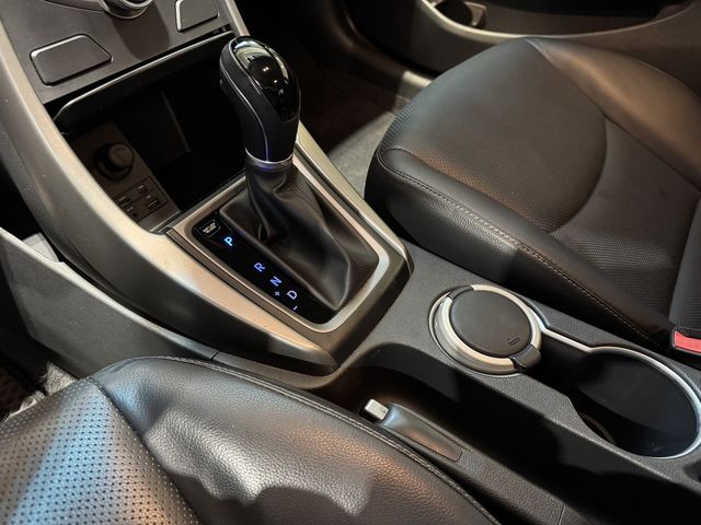 HYUNDAI現代 ELANTRA  第10張相片