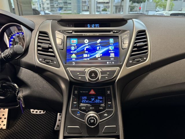 HYUNDAI現代 ELANTRA  第11張相片