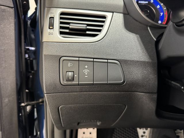 HYUNDAI現代 ELANTRA  第18張相片