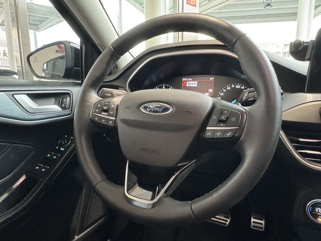 FORD福特 FOCUS ACTIVE  第4張相片