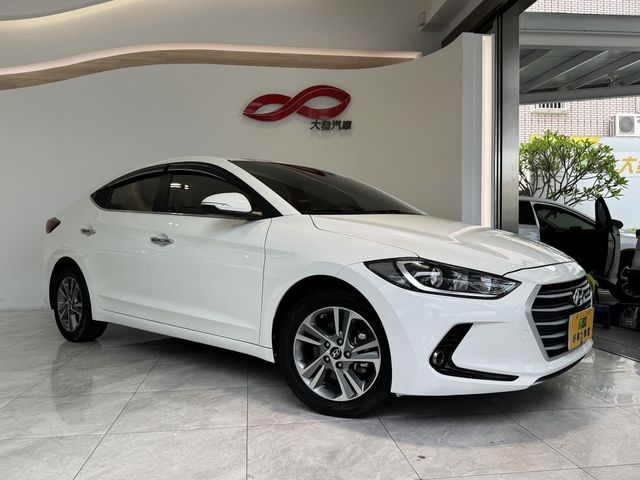 HYUNDAI現代 ELANTRA  第1張相片