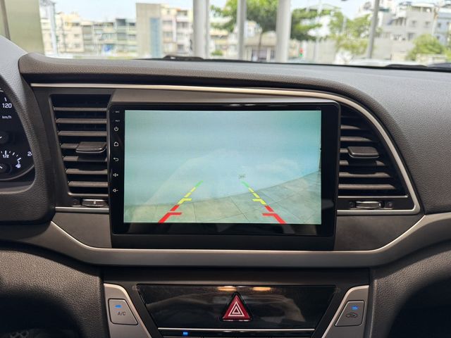 HYUNDAI現代 ELANTRA  第12張相片