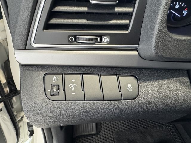 HYUNDAI現代 ELANTRA  第15張相片