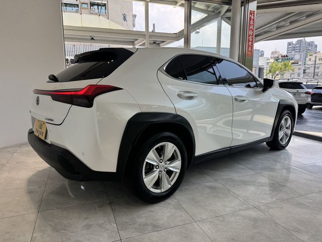 LEXUS凌志 UX250H  第2張相片