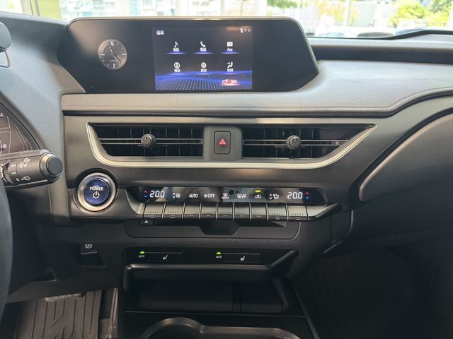 LEXUS凌志 UX250H  第10張相片