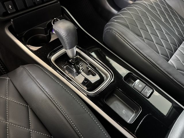 MITSUBISHI三菱 OUTLANDER  第10張相片
