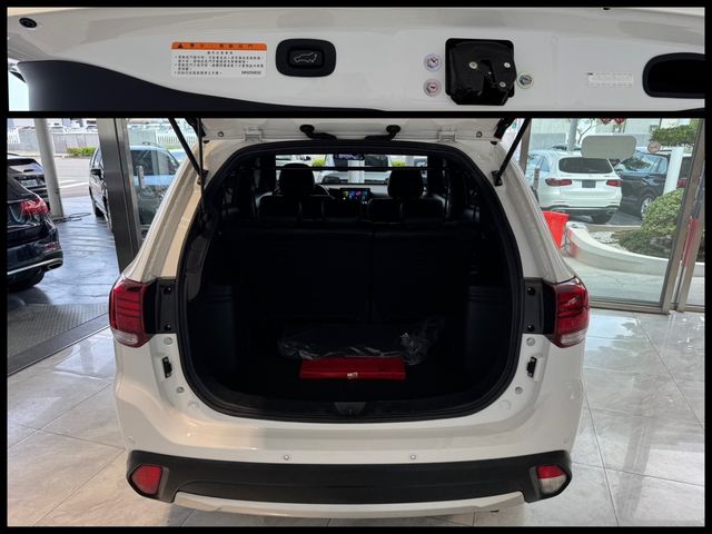 MITSUBISHI三菱 OUTLANDER  第16張相片