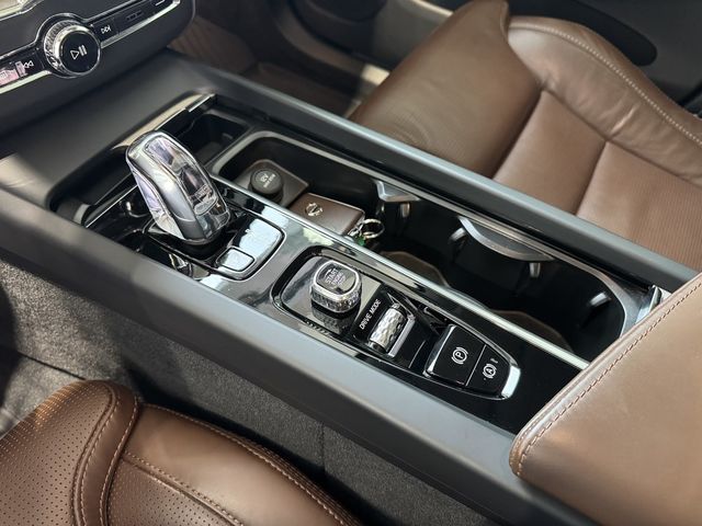 VOLVO富豪 XC60  第10張相片